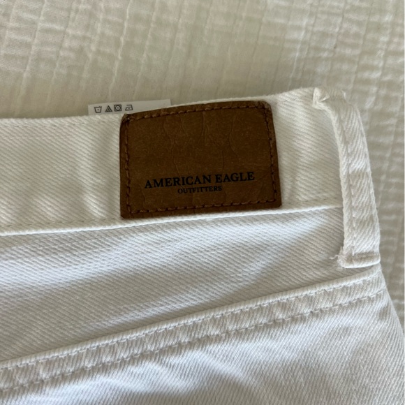 Mom Jean with Eyelet Detail - Picture 10 of 13